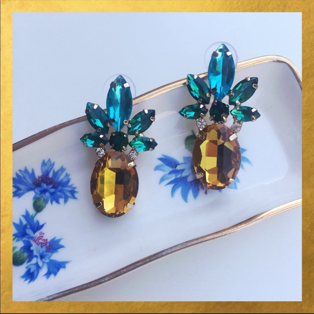 🍍Pineapple Rhinestone Earrings🍍 - Picture 3 of 3
